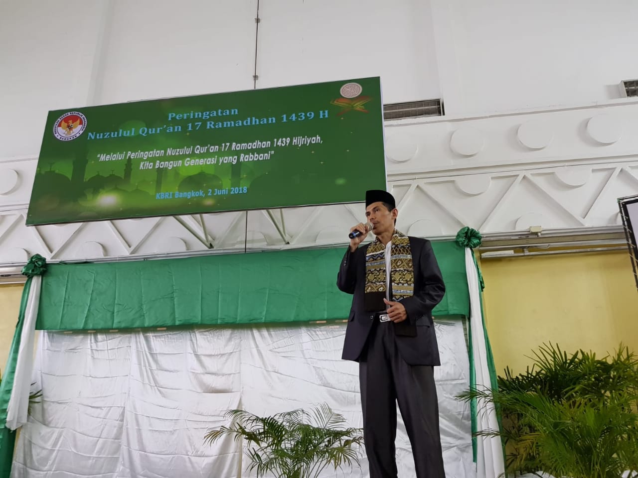 Gambar Dekan Fakultas Adab Jadi Penceramah Nuzulul Quran di KBRI Bangkok